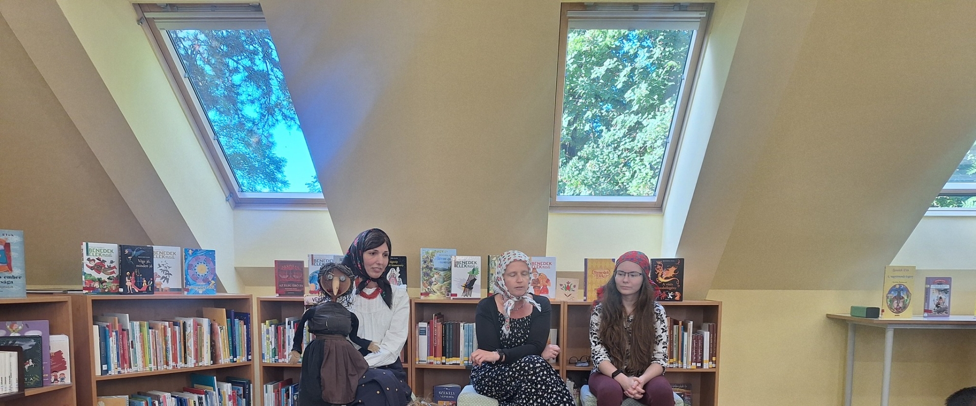 Slide: Népmese napja